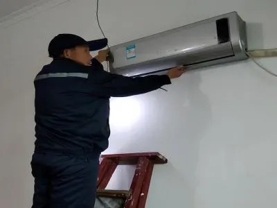 淋浴喷头高于电储水热水器可以吗