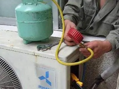 中央空调制热一开机就拉霜什么问题