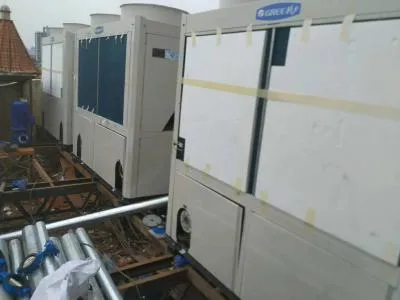 笔记本电脑屏幕下面出现黑色条纹