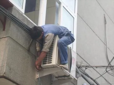 笔记本电脑电池突然没电了