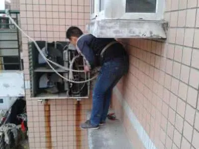 电视机屏里黑点怎么回事