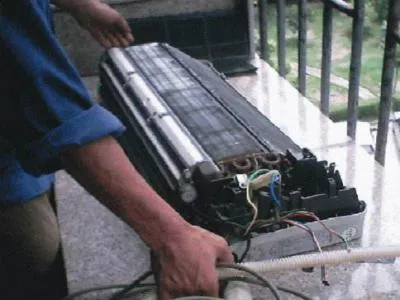 电视输入信号分辨率怎么调整