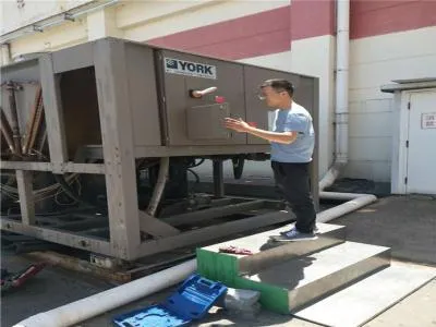 天冷燃气热水器冻死了还能开吗