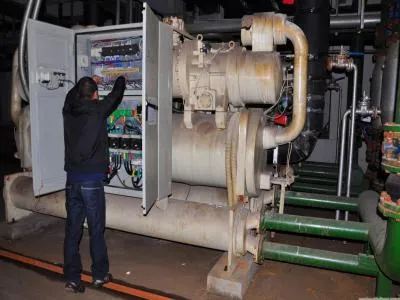 海信电视55N3700U出现红色重影