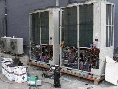 我家热水器泄压阀发热上水管不热