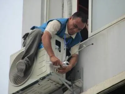 空调外机制热震动噪音大