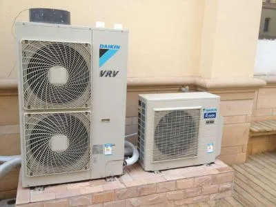 空调黄色指示灯亮是什么原因造成的