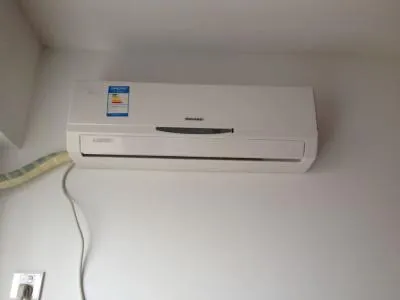 液晶电视安装后向后倾斜