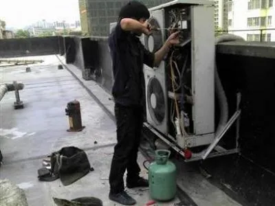 热水器就那一点箱子如何装那么多热水