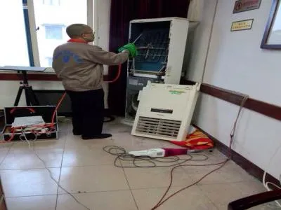 志高热水器外壳底部小孔