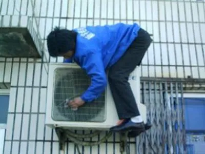 美的热水器冷凝水堵塞故障