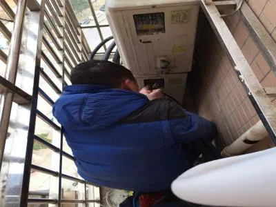 华为电视屏幕右上角闪烁