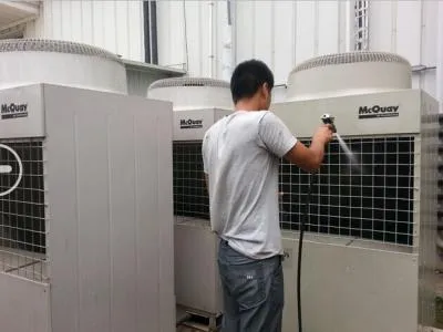 热水器出水口坏了断里面了